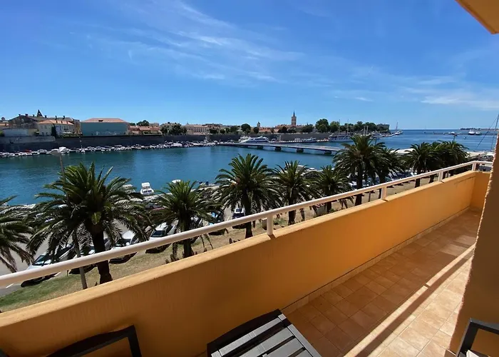 Premium With Garage Διαμέρισμα Ζαντάρ