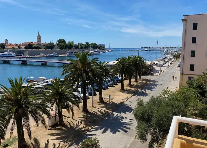 Premium With Garage Διαμέρισμα *