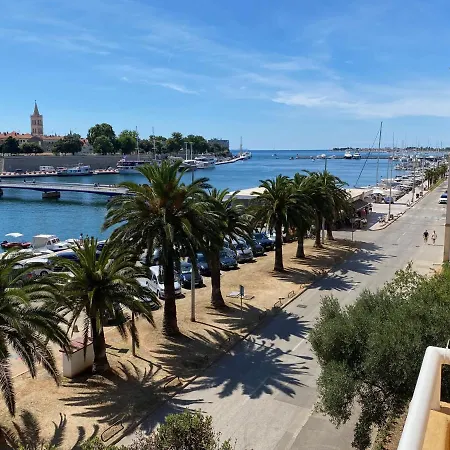 Premium With Garage Apartament *